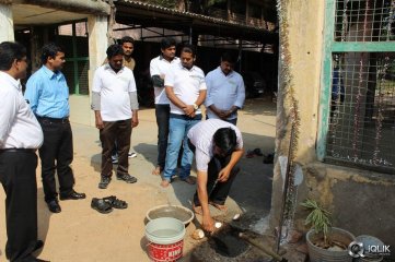 Yamaleela 2 Movie Team Swachh Bharath Program at Niloufer Hospital